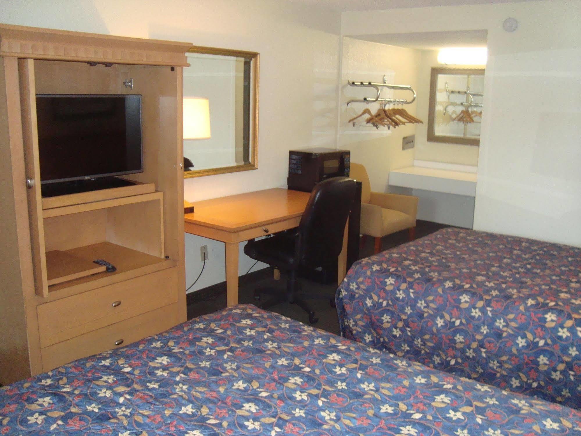 Inn At モンティチェロ エクステリア 写真